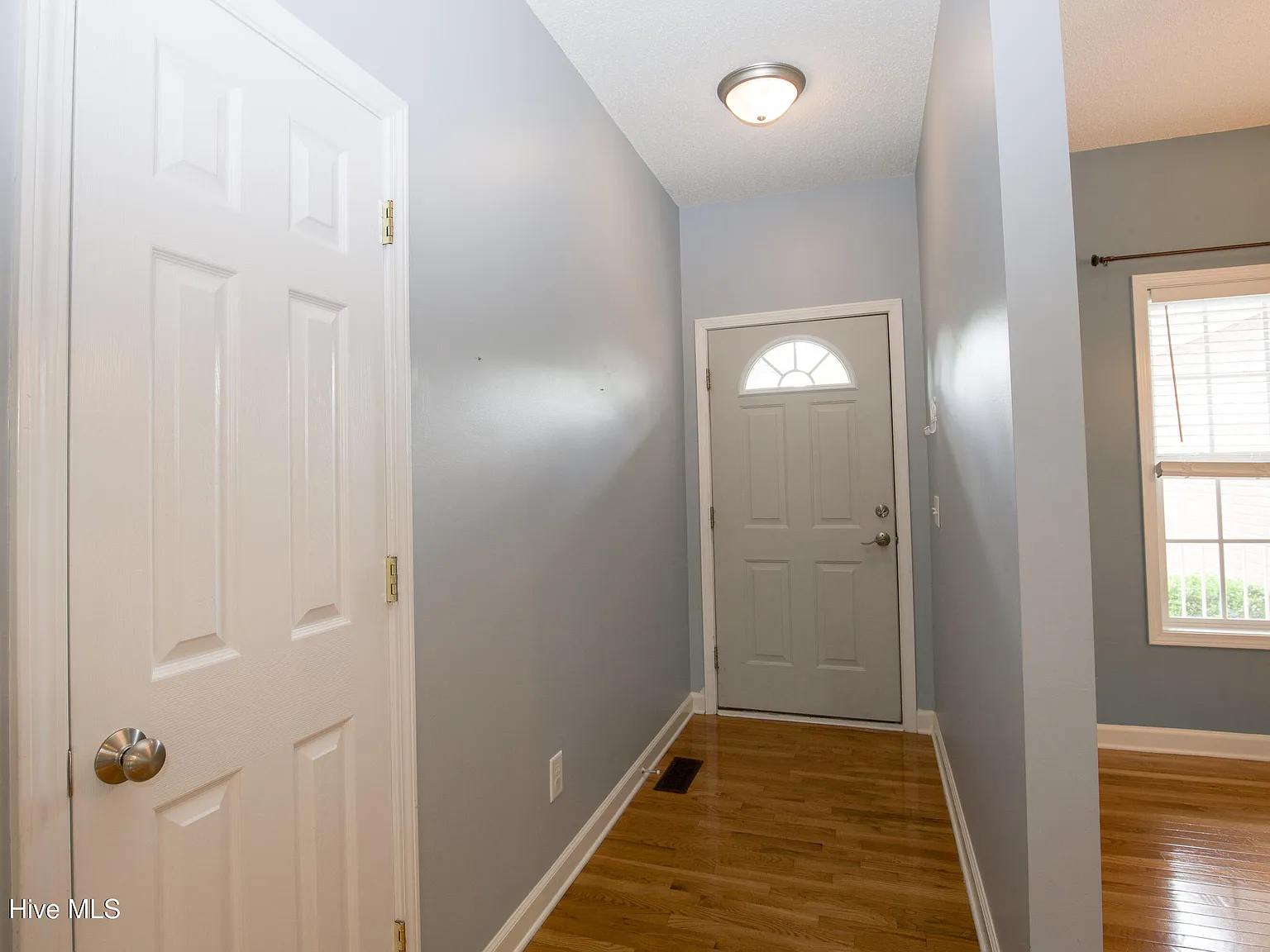 3 bed, 2.0 bath, $2,300 — Photo 3
