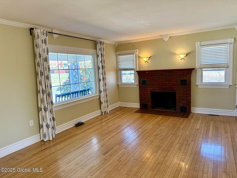5th image of 264 Church Street