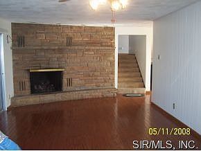 Curved fireplace