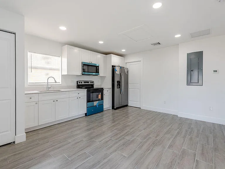 4959 SE Primrose Way #2 — Photo 5