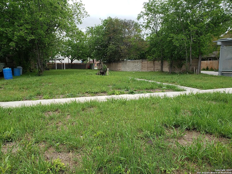 1st image of 1701 W Summit Ave LOT 1