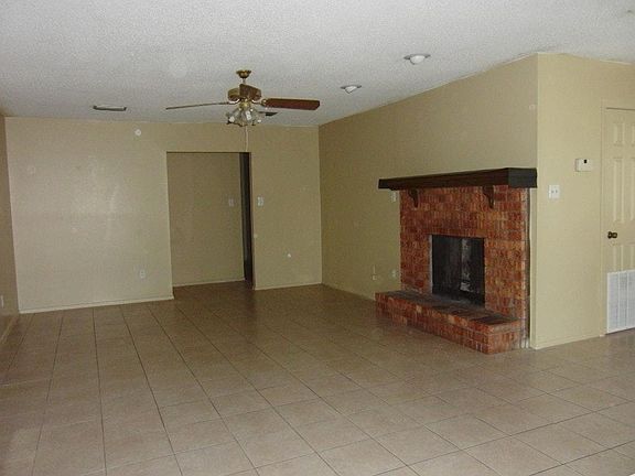 4th image of 120 N Glenwood Dr