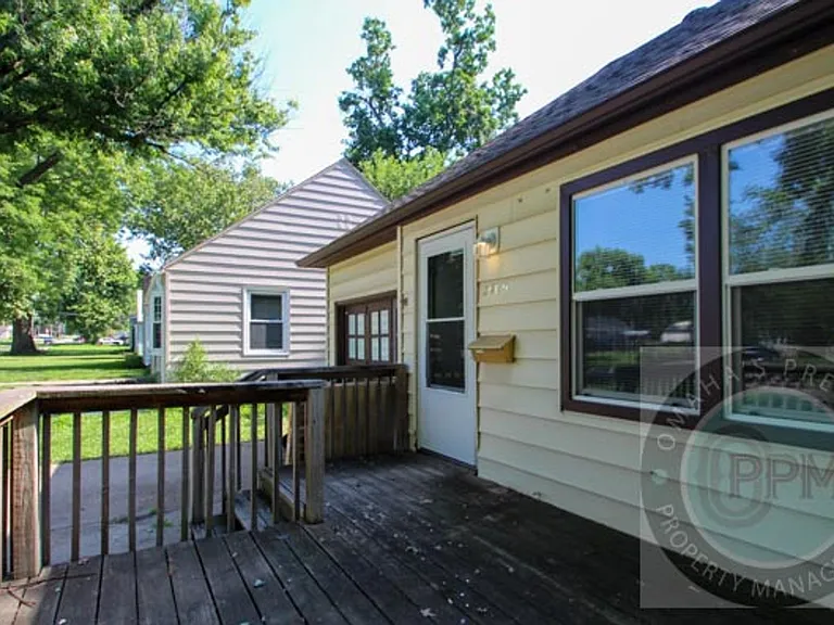 2409 Washington St — Photo 3