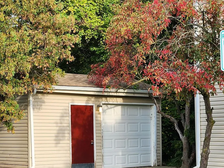 510 E River St — Photo 33
