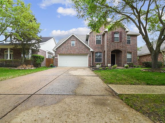2nd image of 306 Autumn Creek Ln