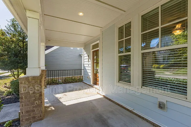 3 bed, 2.5 bath, 2355 sqft, $3,750 — Photo 4