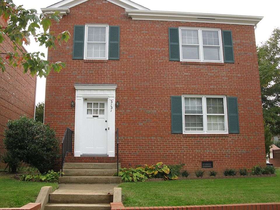 Front Yard - Lower Unit