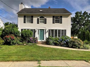 44 Winslow Dr, West Haven, CT 06516