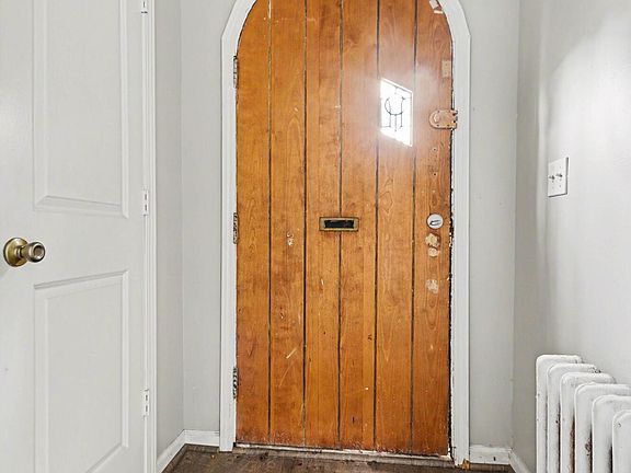 4th image of 16247 Washburn St