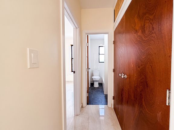 4th image of 1602 E 43rd St #24