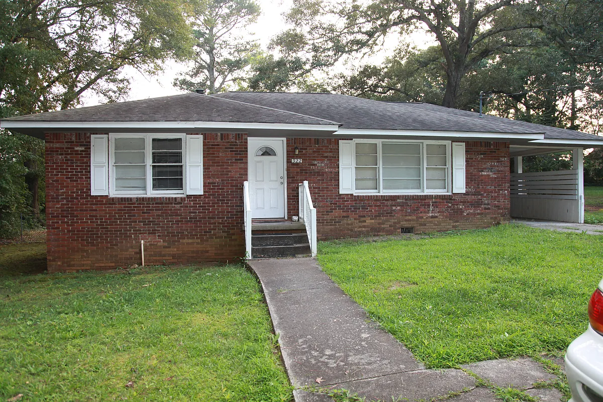 Building Photo - 322 Roberts St
