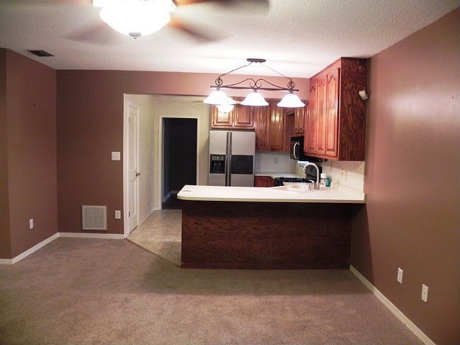 2nd image of 3056 Calais St