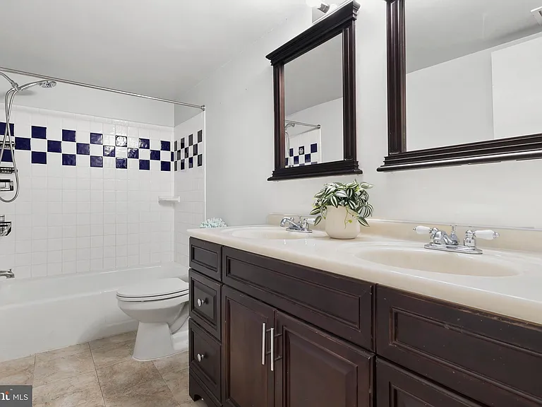 1423 Northgate Sq #23/21C — Photo 16