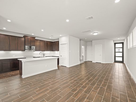 5th image of 2930 Park Hill Ln