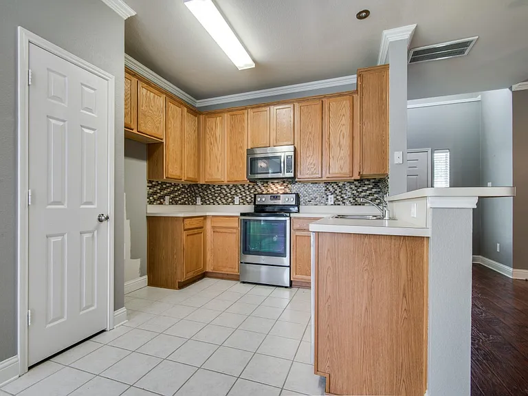 10120 Cherry Hill Ln — Photo 18