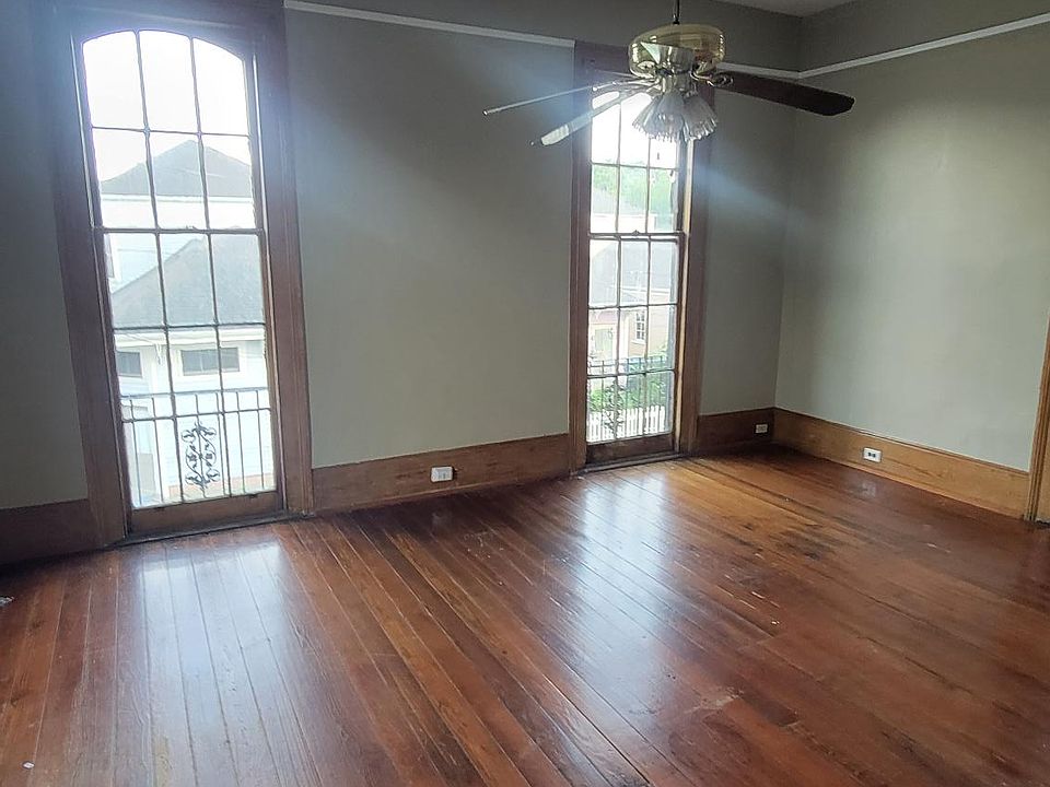 12 ft high ceilings