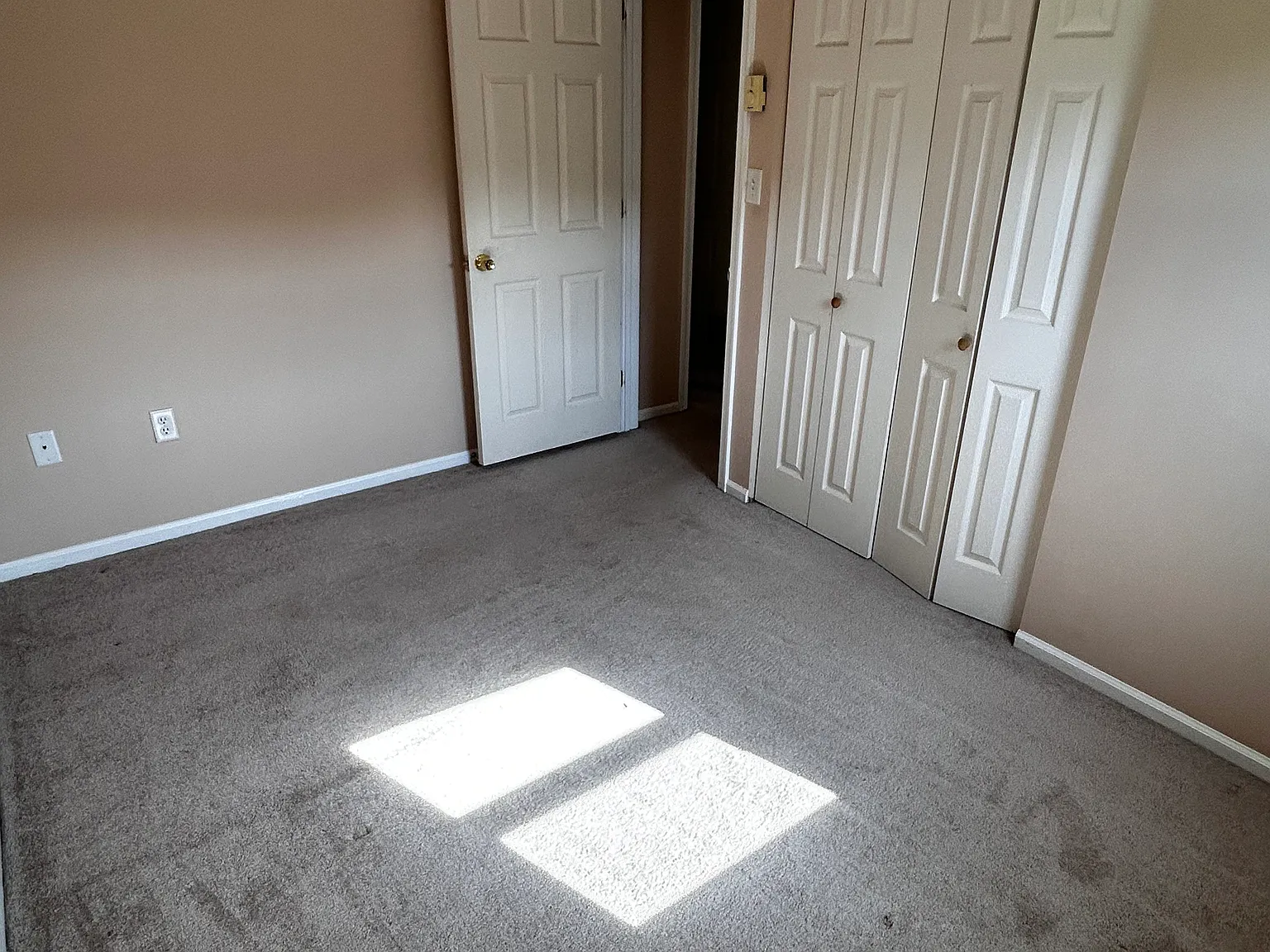 3 bed, 1025 sqft, $1,800 — Photo 4