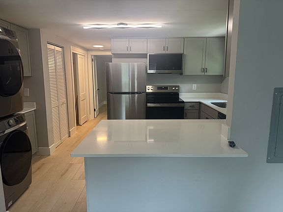3rd image of 625 Kirby St