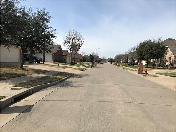 3rd image of 1319 Fleetwood Cove Dr