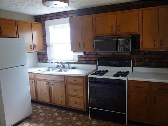 3rd image of 839 N Jackson St