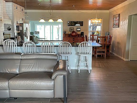 3rd image of 449 Palm Ave