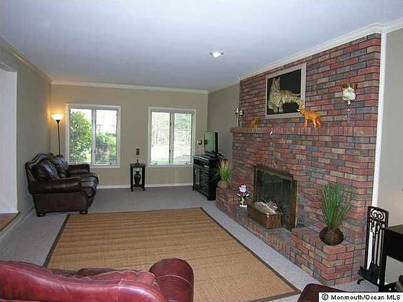 3rd image of 217 Quail Ln S