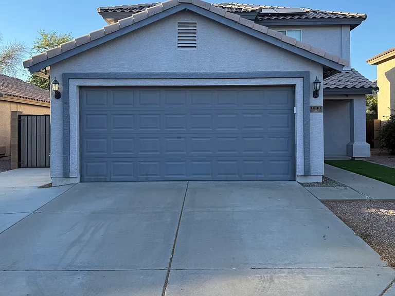 11810 W Sunnyside Dr — Photo 2