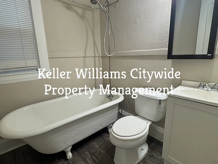 2 bedroom 1 bath DOWN unit in Lakewood — Photo 9