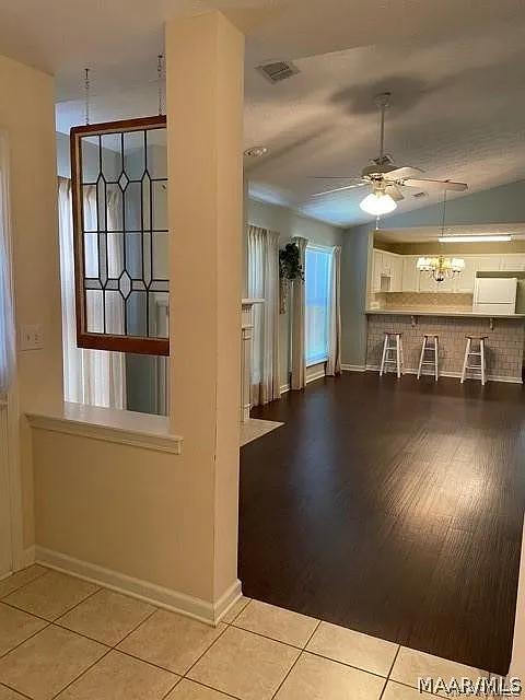 3 bed, 2.0 bath, 1379 sqft, $1,350 — Photo 4