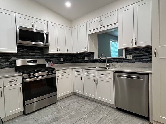 4th image of 6502 NW 27th St
