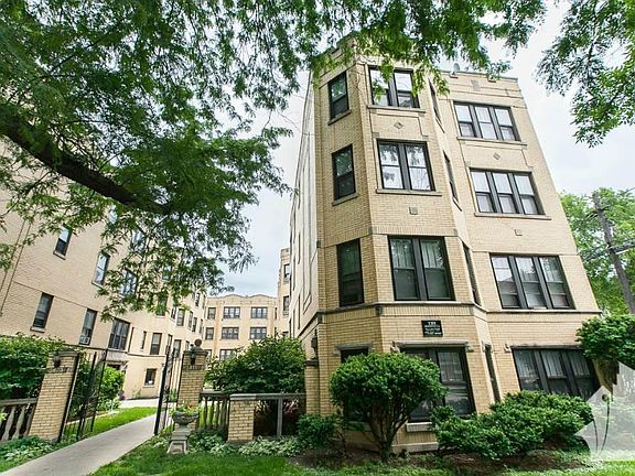 3rd image of 3823 N Greenview Ave APT 3