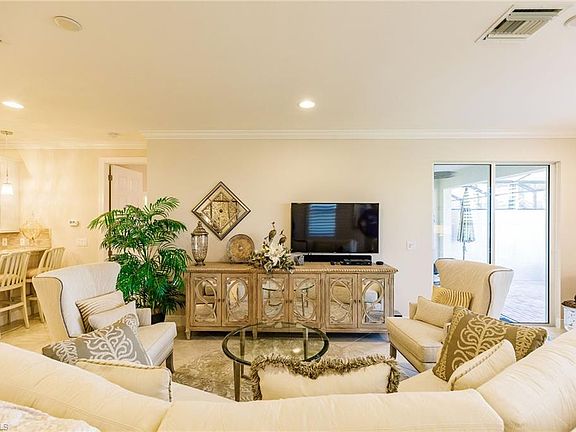 4th image of 10448 Severino Ln