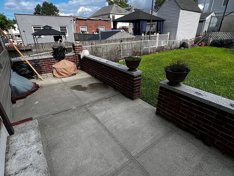 Lawton Ave — Photo 7