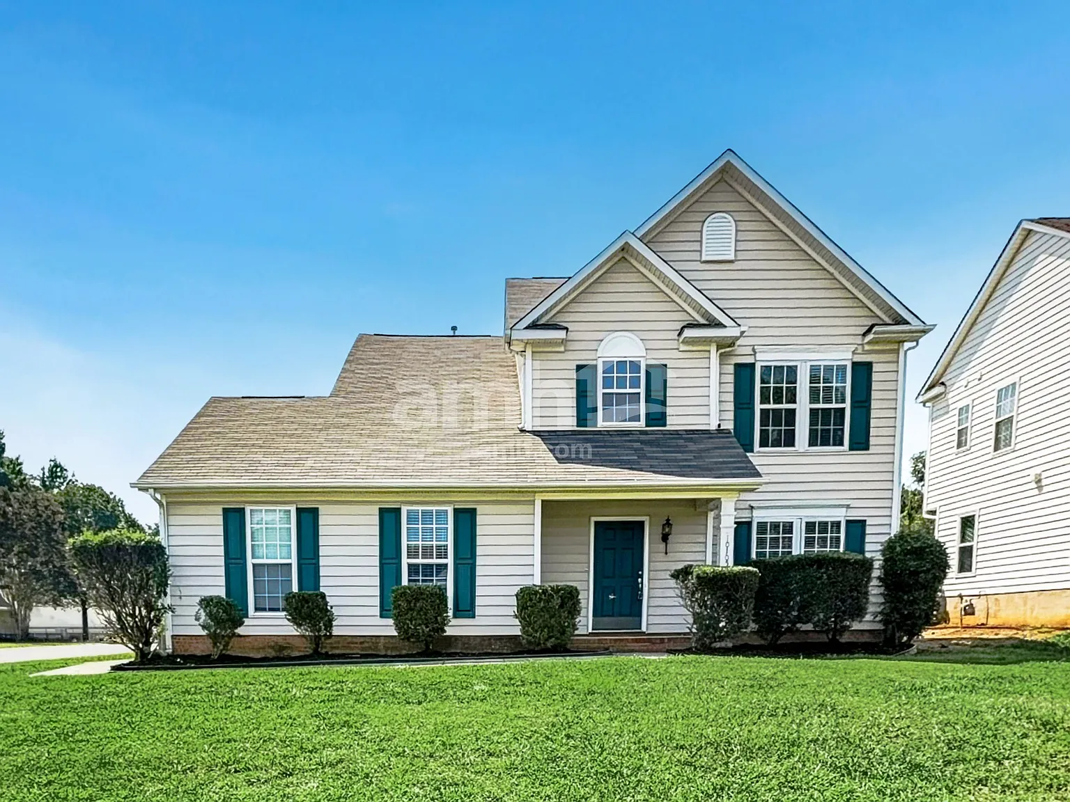 3 bed, 2.5 bath, 1594 sqft, $1,985 — Photo 1