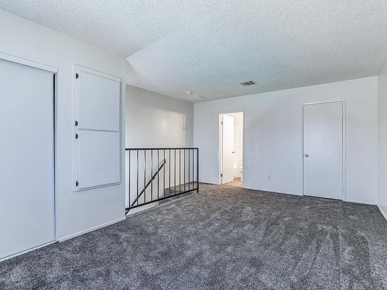 Rosamond Village Apartments — Photo 6