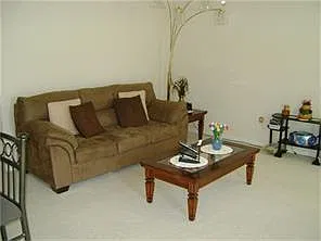3 bed, 2.0 bath, 1420 sqft, $1,950 — Photo 3