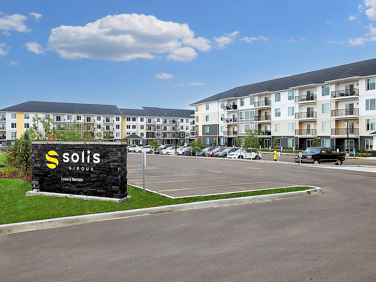 Solis at Giroux — Photo 3