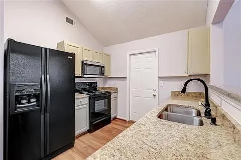 3865 Cypress Pointe Dr — Photo 10