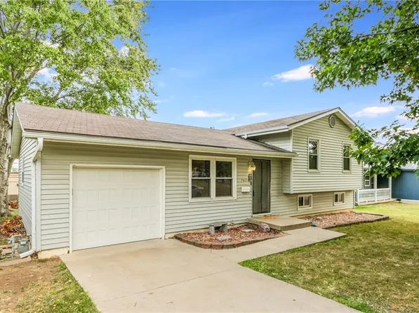 7425 Stearns St, Shawnee, KS 66203