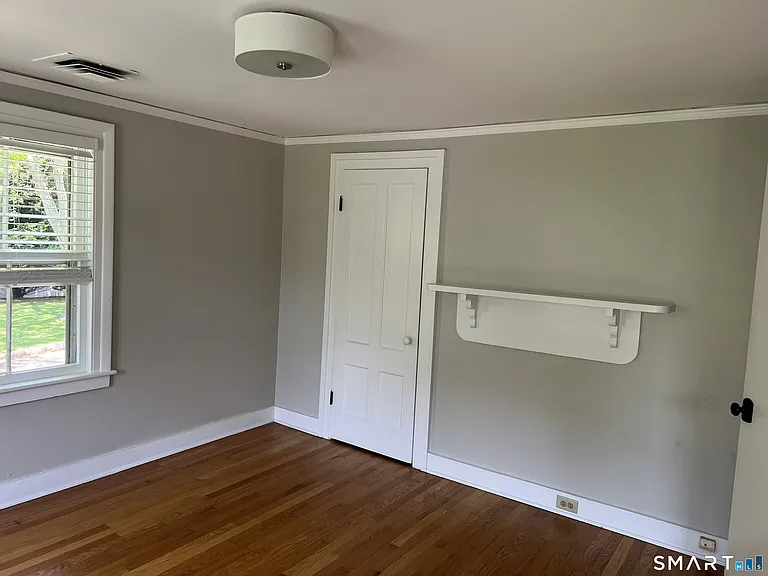 37 Pearl St #B — Photo 11