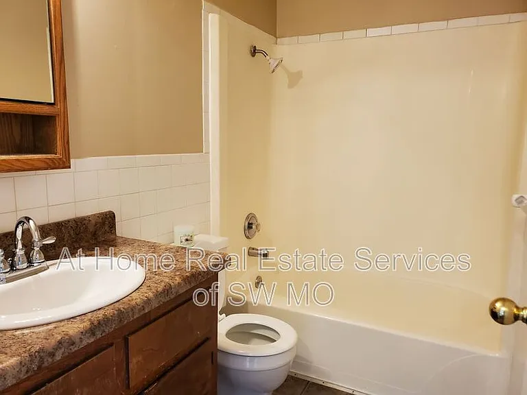 521 E Downing St #A — Photo 6