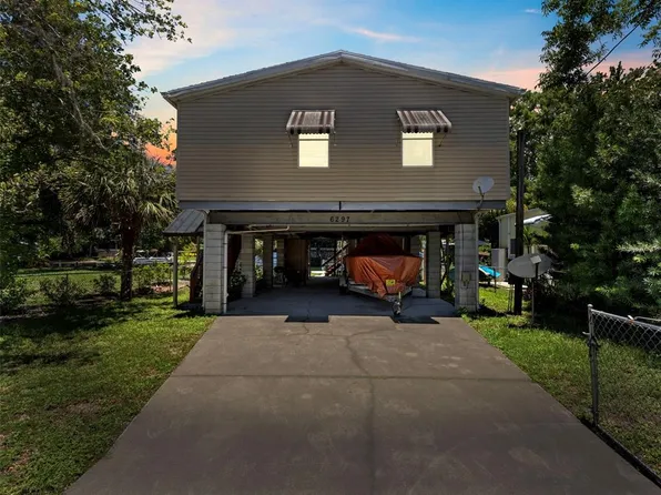 6297 Fine St, Weeki Wachee, FL 34607