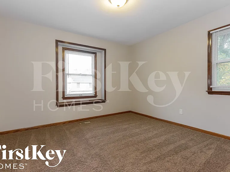 5817 N Indiana Ave — Photo 12