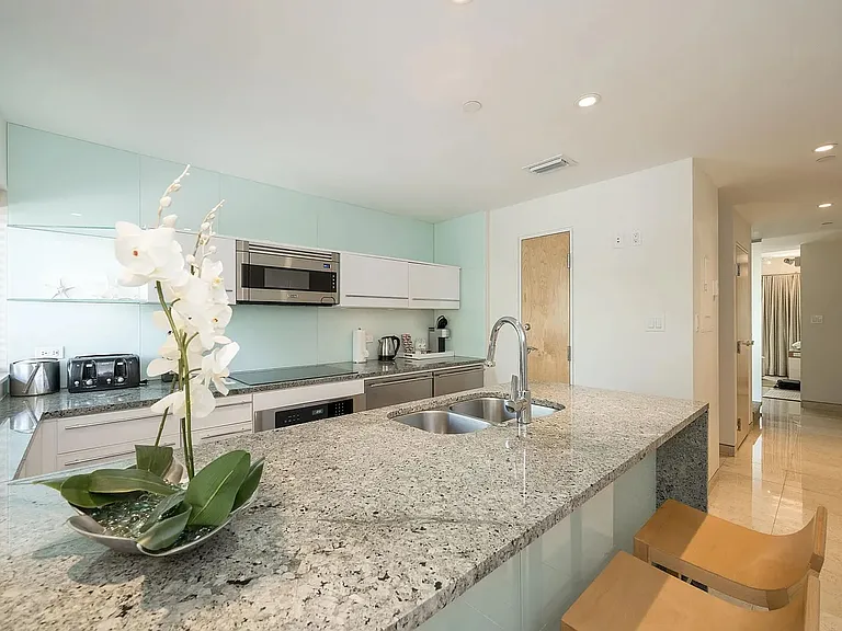 1401 Simonton St #1401/20 — Photo 11