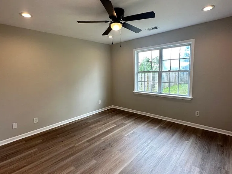 1553 Pine Harbor Way — Photo 15