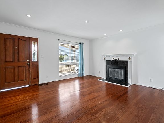 4th image of 107 Drake Ave