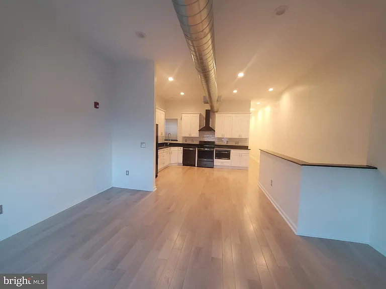 7242 Frankford Ave — Photo 4