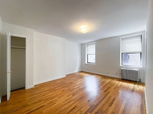 Rented by Kahen Properties | media 1