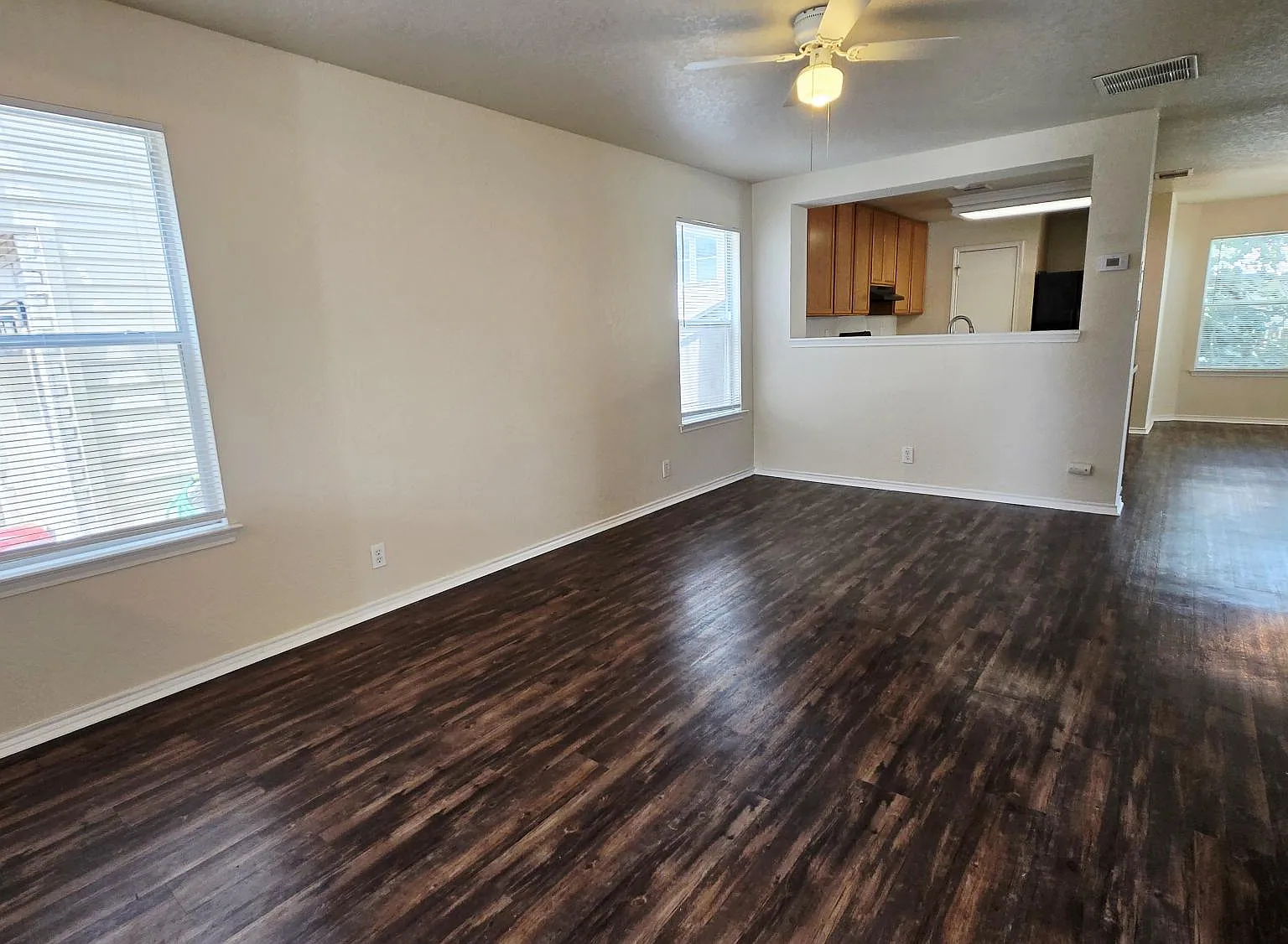 3 bed, 1807 sqft, $1,695 — Photo 3