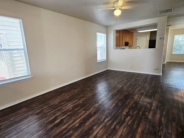 8015 Thicket Pass — Photo 3